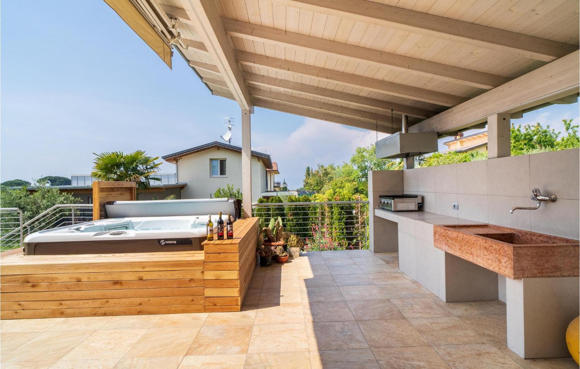 3 Bedroom Nice Home In Lazise Vr Экстерьер фото